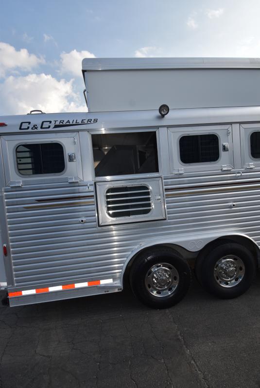 2008 C and C Trailers 4 Horse Bumper Horse Trailer - Image 11